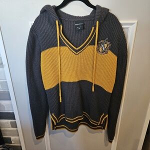 Harry Potter V-neck Hooded Hufflepuff Sweater Size Small